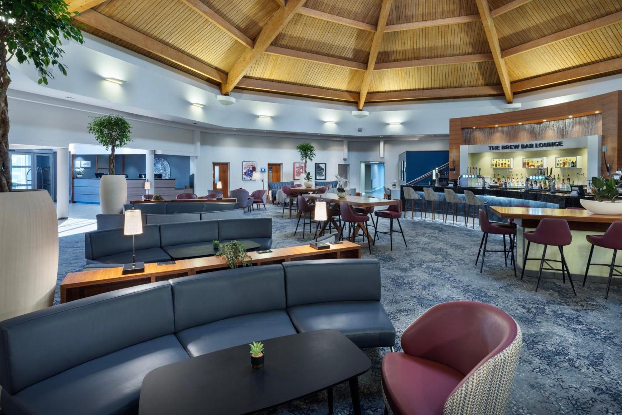 Delta Hotels By Marriott Waltham Abbey Eksteriør billede