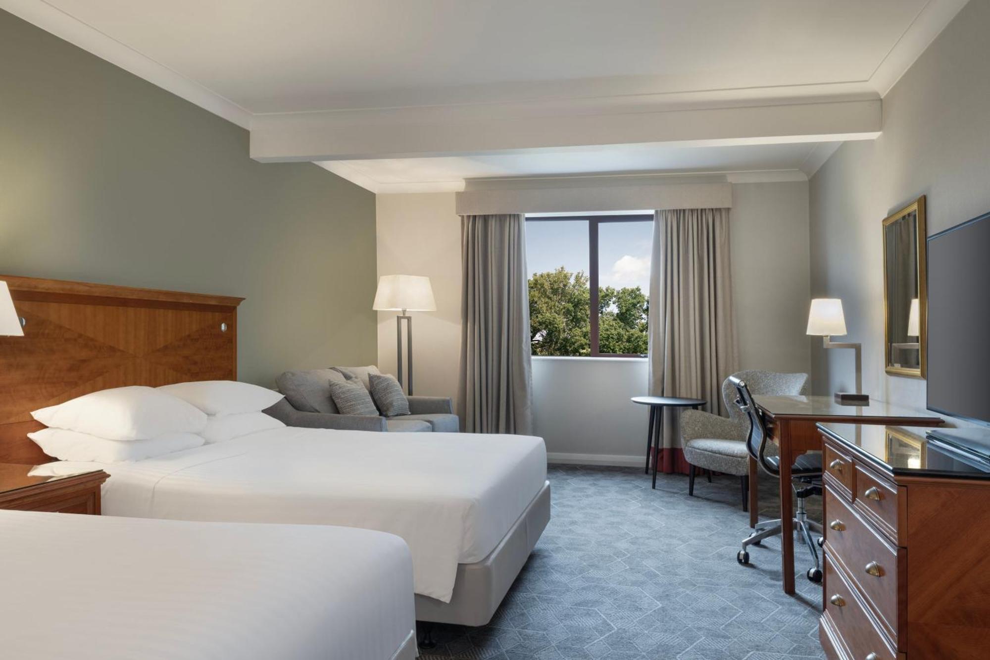 Delta Hotels By Marriott Waltham Abbey Eksteriør billede