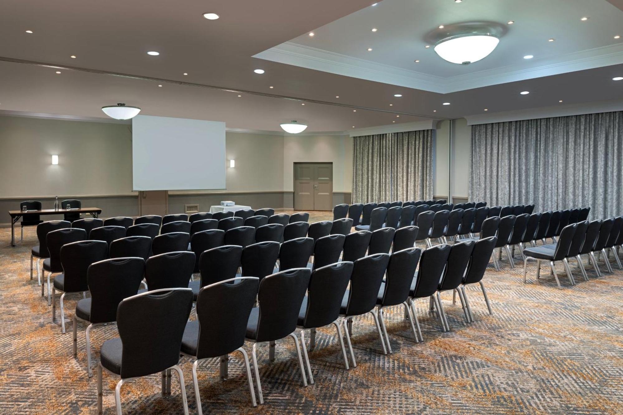 Delta Hotels By Marriott Waltham Abbey Eksteriør billede