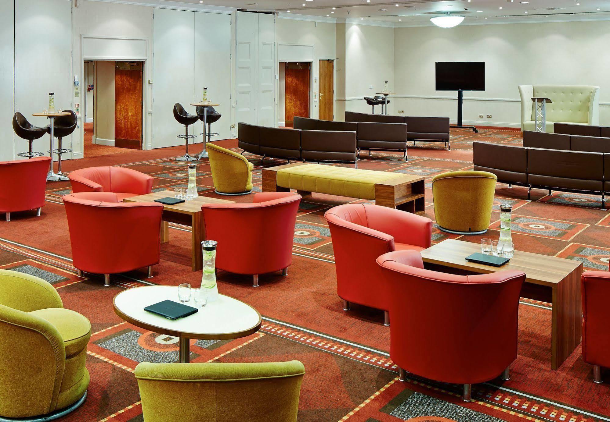Delta Hotels By Marriott Waltham Abbey Eksteriør billede