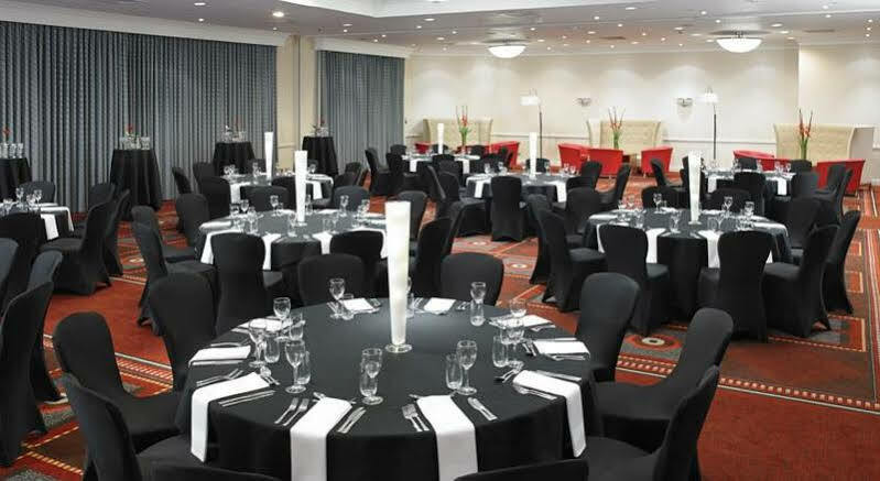 Delta Hotels By Marriott Waltham Abbey Eksteriør billede